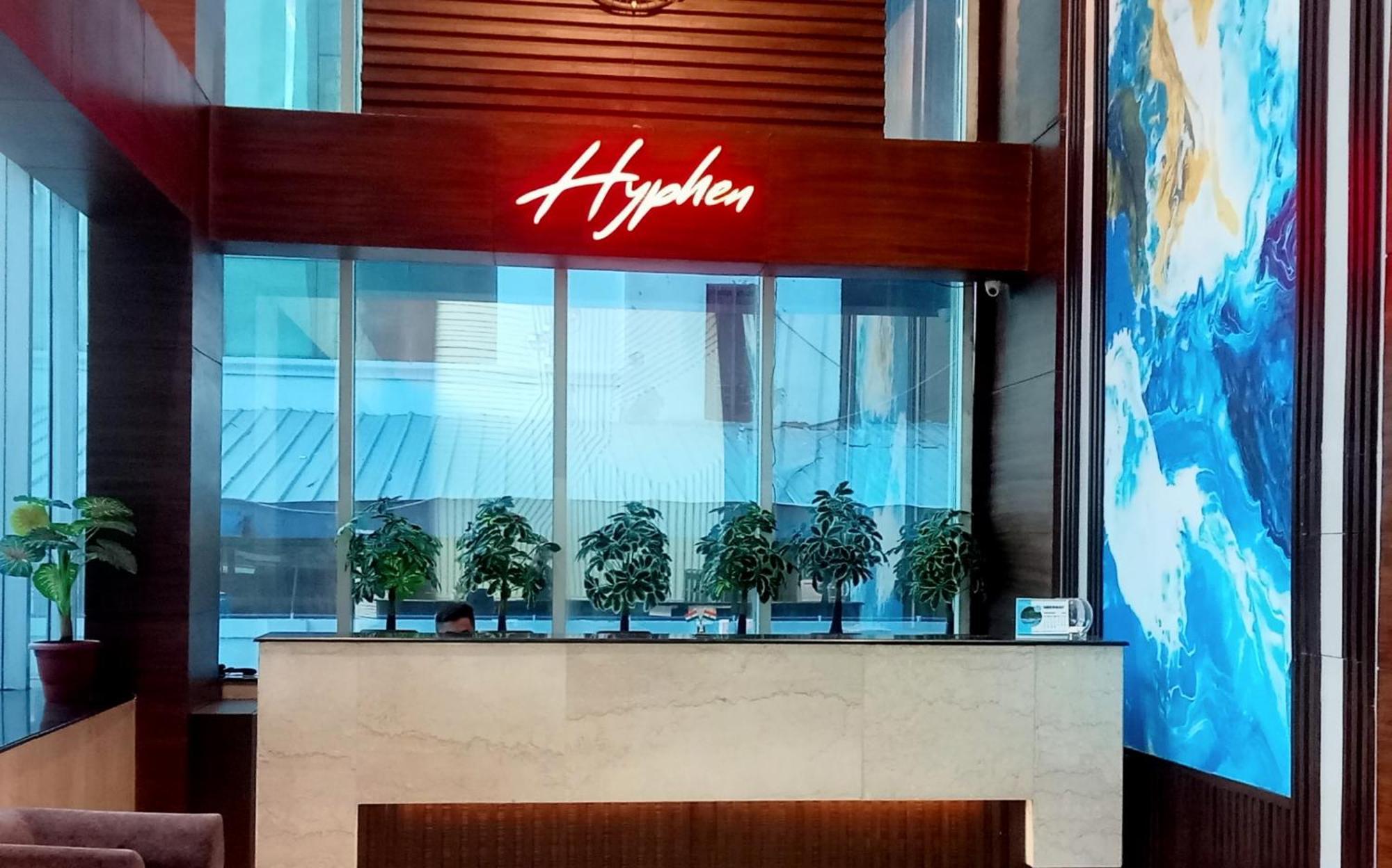 Hyphen Business Hotel Noida Exterior photo