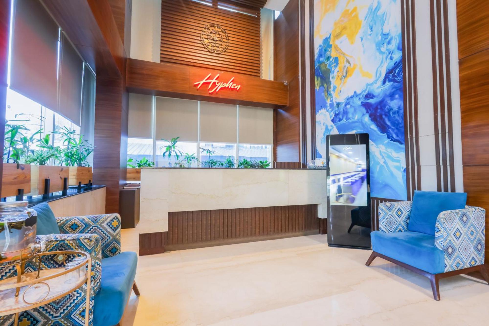 Hyphen Business Hotel Noida Exterior photo
