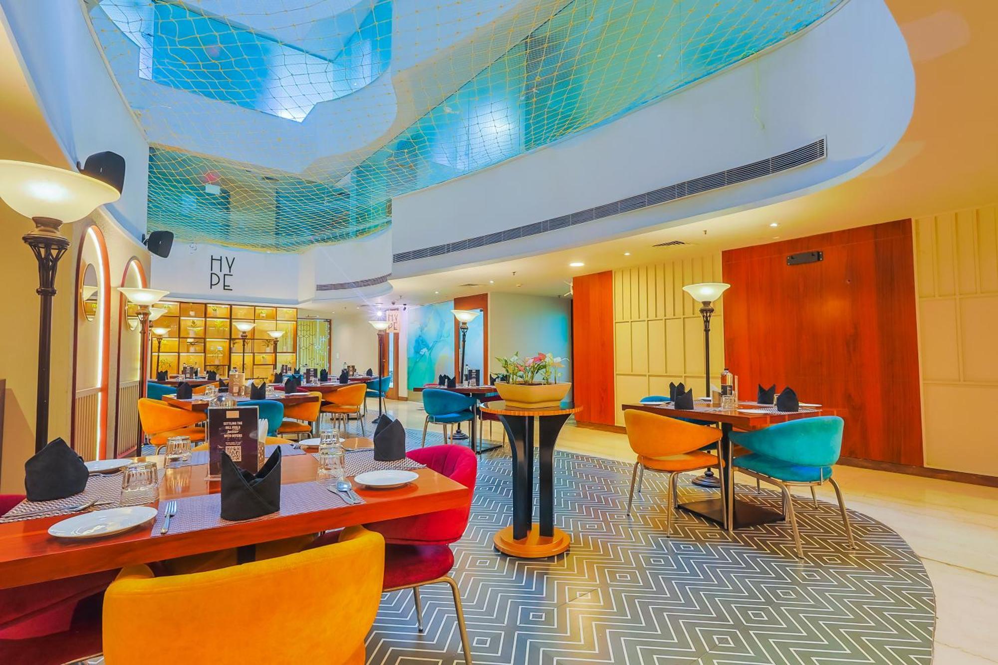 Hyphen Business Hotel Noida Exterior photo